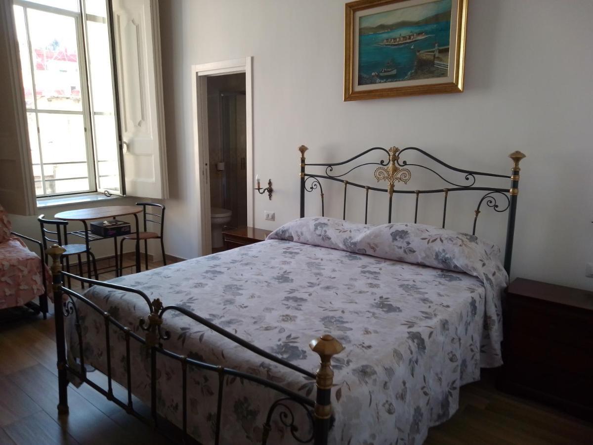 B&B Palazzo Sersale Napoli 外观 照片