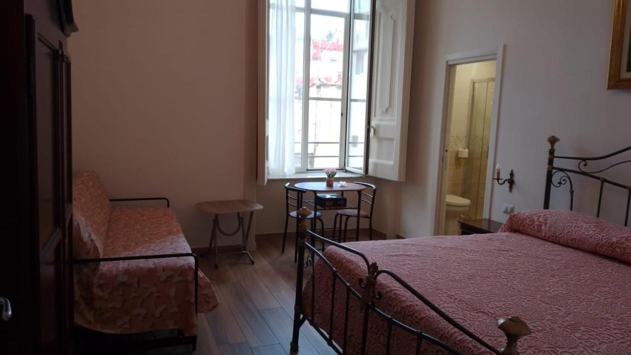 B&B Palazzo Sersale Napoli 外观 照片