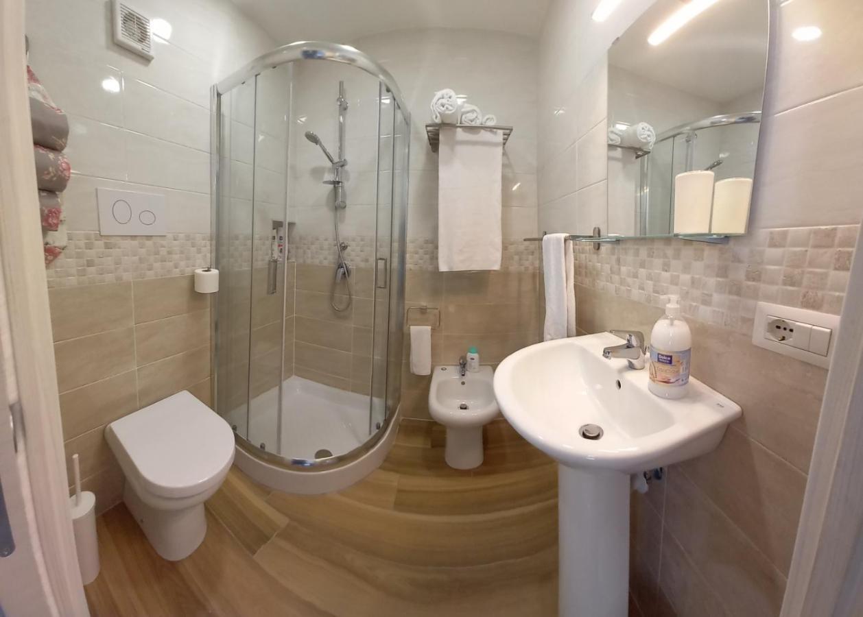 B&B Palazzo Sersale Napoli 外观 照片