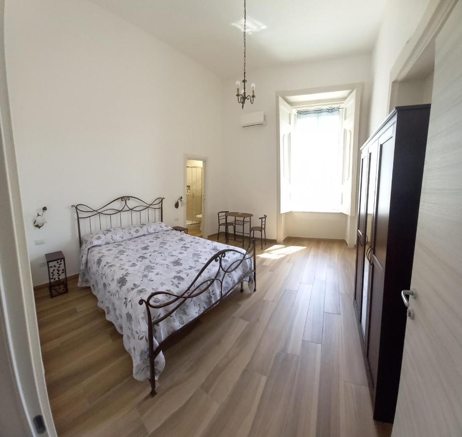 B&B Palazzo Sersale Napoli 外观 照片