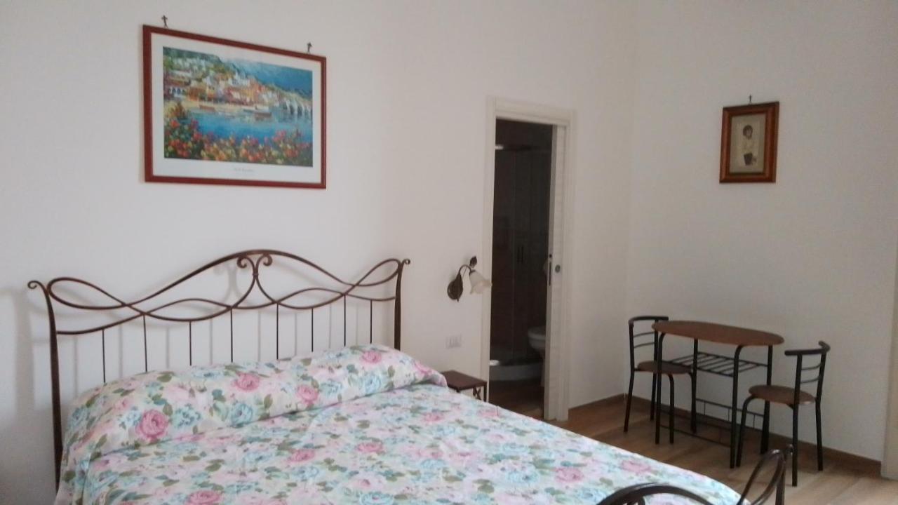 B&B Palazzo Sersale Napoli 外观 照片